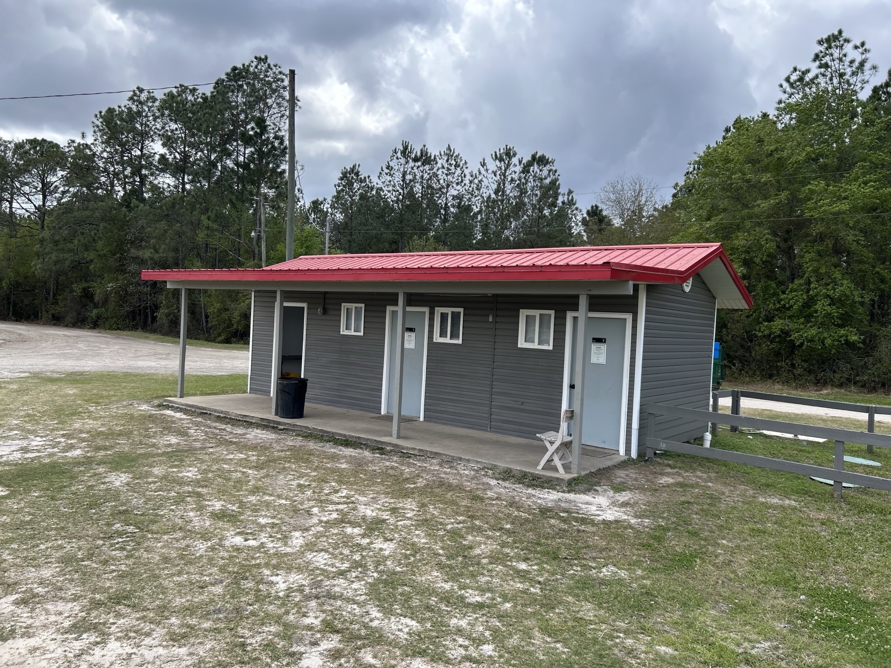 Bathhouse and laundry building